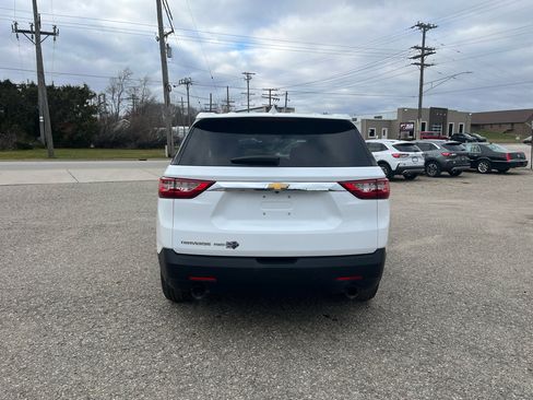 Used 2018 Chevrolet Traverse LS image 4