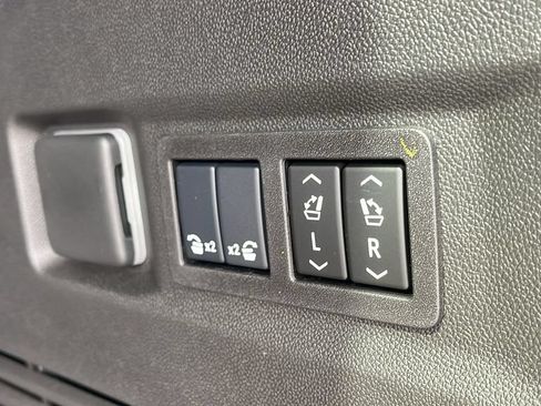 New 2026 GMC Yukon Elevation w/ Elevation Premium Package AWD/4WD image 34