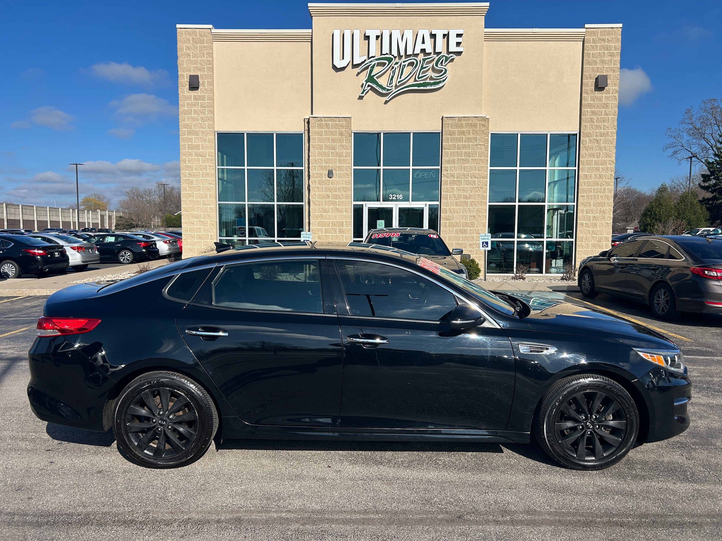 Used 2017 Kia Optima EX w/ Premium Package FWD image 1