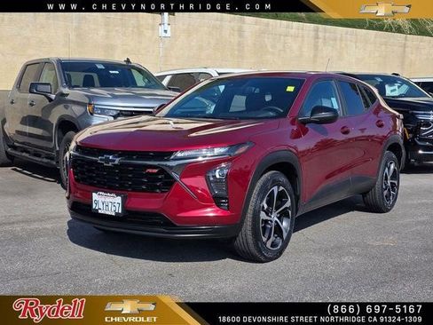 Certified 2024 Chevrolet Trax RS w/ Driver Confidence Package FWD image 1
