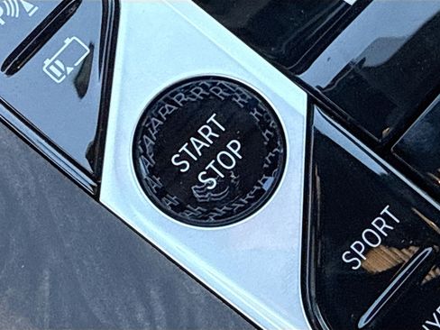 New 2026 BMW X5 xDrive50e w/ Executive Package image 38