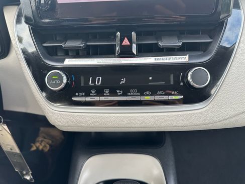 Used 2024 Toyota Corolla LE FWD image 16