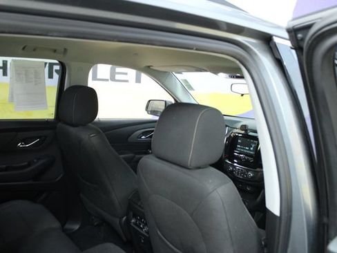 Used 2018 Chevrolet Traverse LT FWD image 10