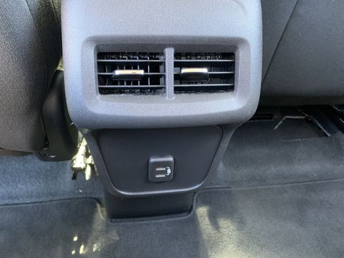 Used 2024 Chevrolet Equinox LT image 27