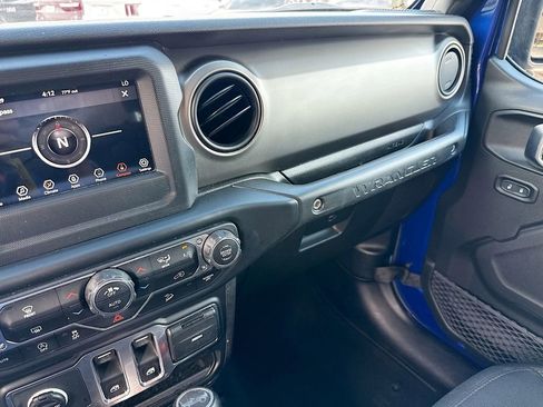 Used 2019 Jeep Wrangler Sport image 24