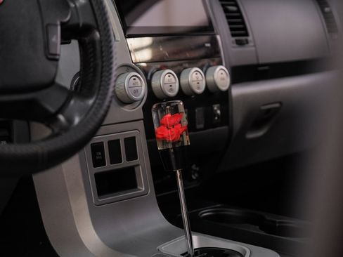 Used 2010 Toyota Tundra Platinum image 20