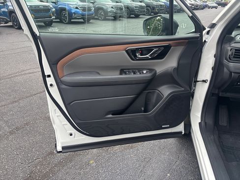 New 2026 Subaru Forester Touring AWD/4WD image 10