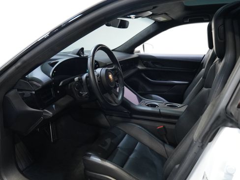 Used 2020 Porsche Taycan AWD/4WD image 31