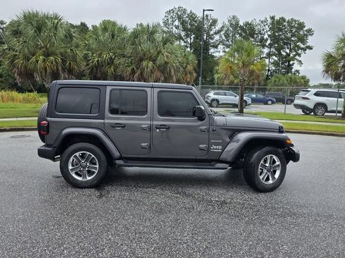 Used 2019 Jeep Wrangler Unlimited Sahara w/ Safety Group AWD/4WD image 33