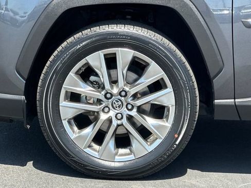Used 2019 Toyota RAV4 Limited w/ Advanced Technology Package FWD image 30