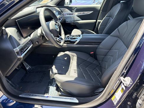 Used 2026 BMW i7 xDrive60 AWD/4WD image 16
