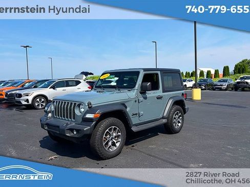 Used 2024 Jeep Wrangler Sport AWD/4WD image 3