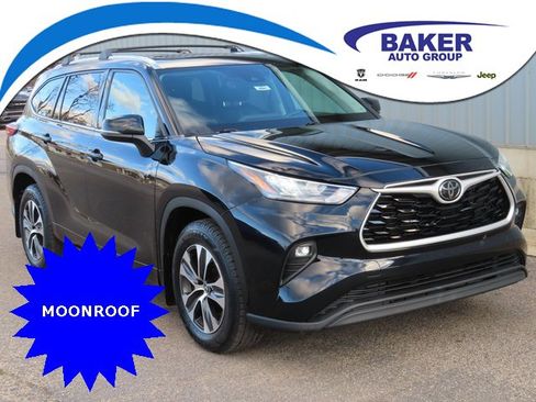 Used 2020 Toyota Highlander XLE image 1