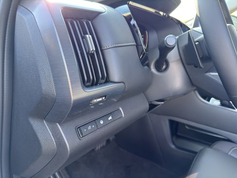 New 2026 Nissan Pathfinder SL AWD/4WD image 14