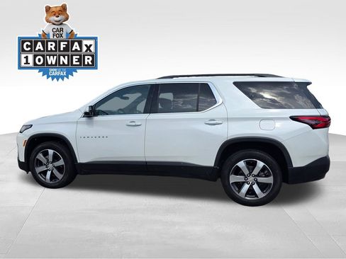 Used 2022 Chevrolet Traverse LT w/ LT Premium Package FWD image 4