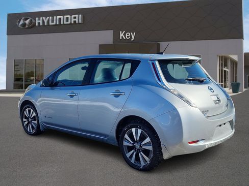 Used 2015 Nissan Leaf SL w/ Premium Package image 5