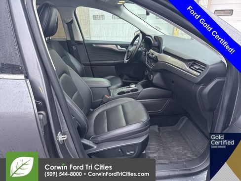 Used 2022 Ford Escape Titanium w/ Class II Trailer Tow Package image 10