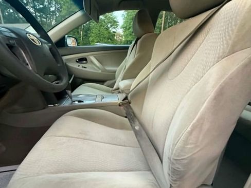 Used 2011 Toyota Camry LE FWD image 2