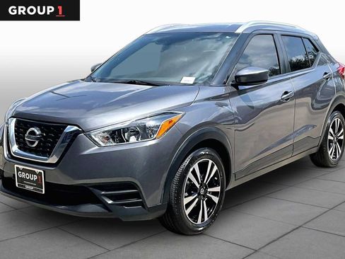 Used 2019 Nissan Kicks SV FWD image 1
