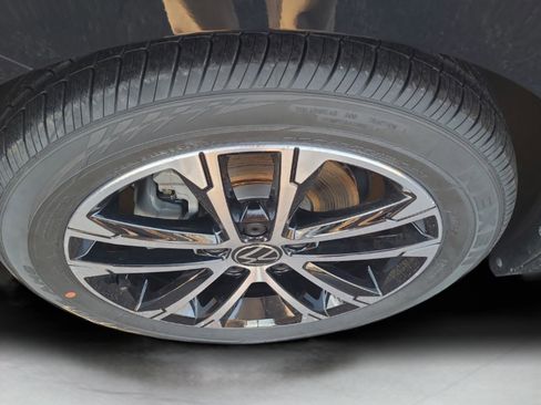 Used 2024 Volkswagen Jetta Sport image 29