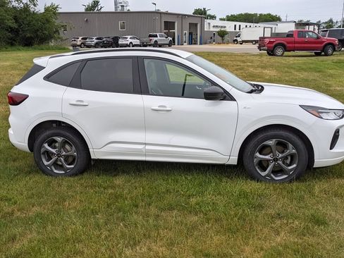 Certified 2023 Ford Escape ST-Line w/ Tech Pack #1 AWD/4WD image 2