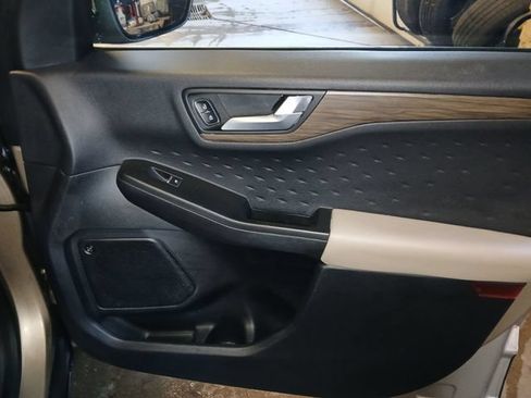 Used 2020 Ford Escape Titanium AWD/4WD image 48