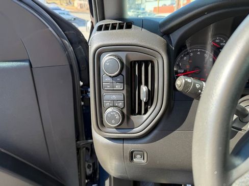 Used 2023 Chevrolet Silverado 1500 Custom image 10