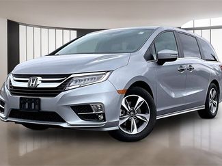 Used 2018 Honda Odyssey Touring video 1