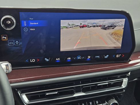 Certified 2025 Chevrolet Traverse Z71 w/ LPO, Floor Liner Package AWD/4WD image 22