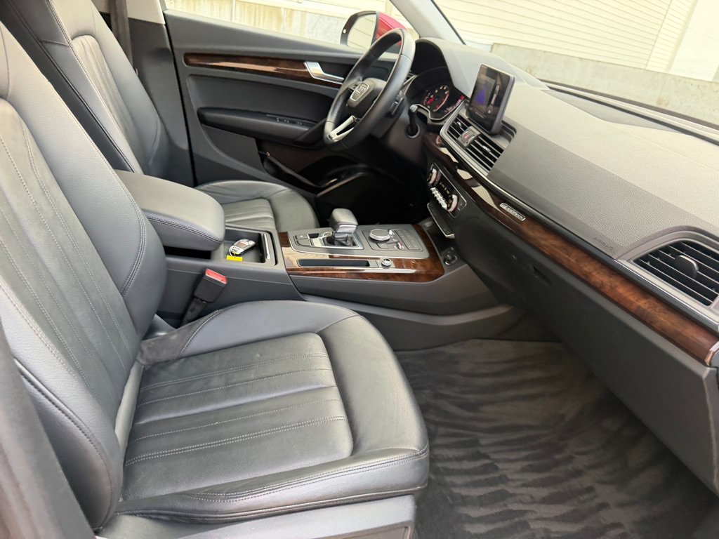 Used 2019 Audi Q5 Premium AWD/4WD image 27
