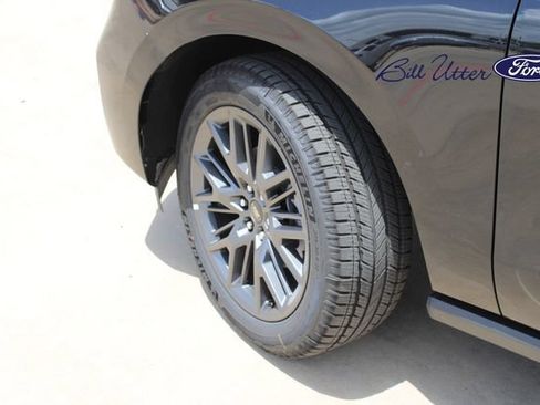 New 2027 Ford Expedition Platinum w/ Stealth Appearance Package AWD/4WD image 5
