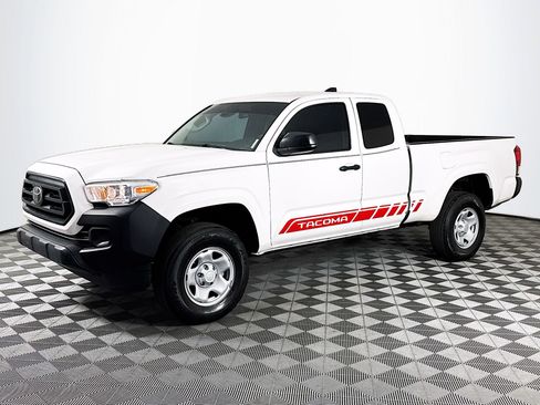 Used 2022 Toyota Tacoma SR image 4