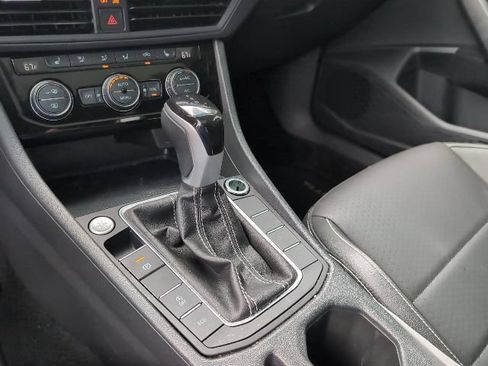 Used 2024 Volkswagen Jetta SE FWD image 20