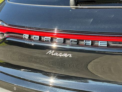 Certified 2025 Porsche Macan image 31