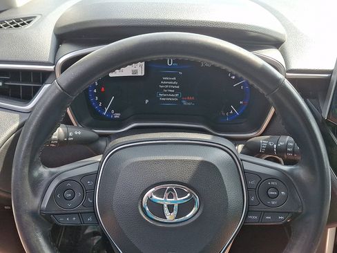 Used 2022 Toyota Corolla Cross XLE w/ Convenience Package AWD/4WD image 20