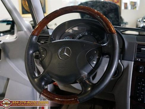 Used 2004 Mercedes-Benz G 500 image 32