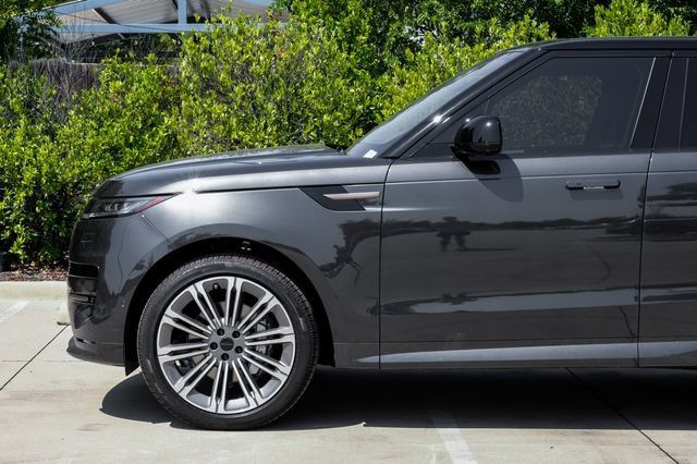 New 2026 Land Rover Range Rover Sport Dynamic SE AWD/4WD image 12