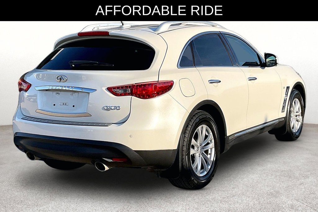 Used 2017 INFINITI QX70 2WD w/ Premium Package image 2