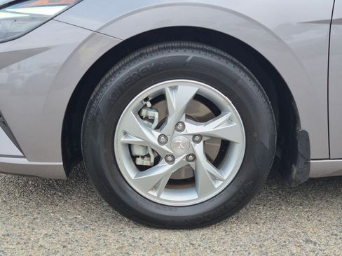 Used 2023 Hyundai Elantra SE FWD image 14