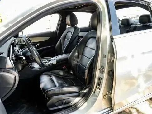 Used 2020 Mercedes-Benz C 300 Sedan image 4