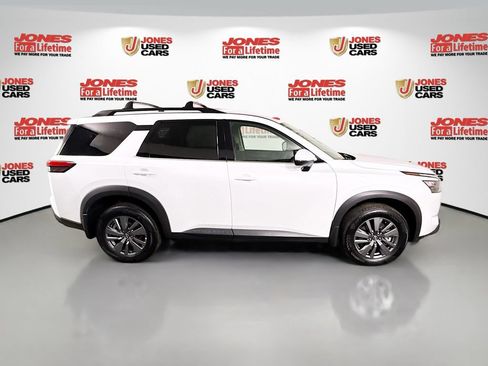 Certified 2025 Nissan Pathfinder SV AWD/4WD image 17