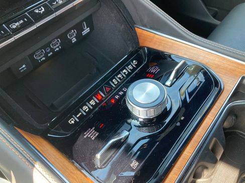 New 2024 Jeep Grand Wagoneer L Series III w/ Rear Seat Video Group 1 image 24