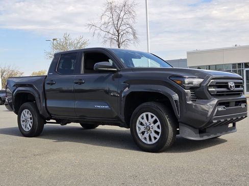 Used 2024 Toyota Tacoma SR5 image 4