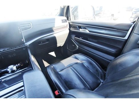 Used 2023 Jeep Wagoneer L 2WD w/ Premium Group I image 12