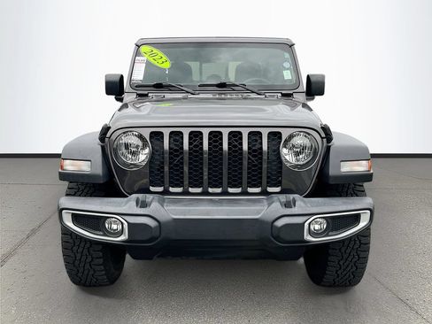Used 2023 Jeep Gladiator Sport AWD/4WD image 2