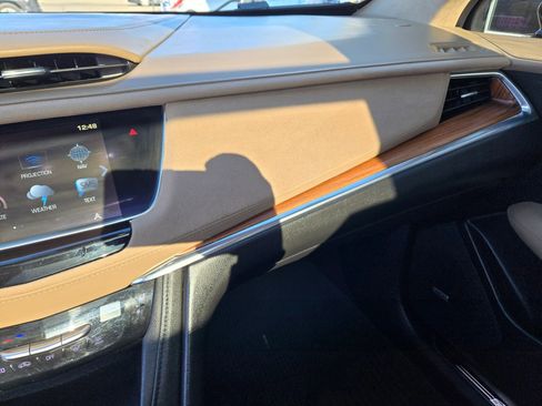 Used 2017 Cadillac XT5 Platinum image 47