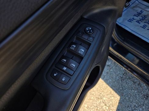 Used 2020 Jeep Grand Cherokee Altitude AWD/4WD image 14