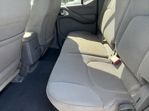 Used 2016 Nissan Frontier SV image 15