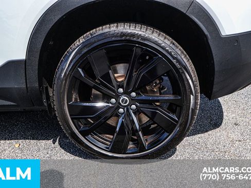 Used 2022 Volvo XC40 P8 Recharge Ultimate image 16