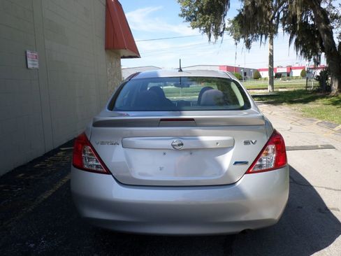 Used 2014 Nissan Versa SV image 6